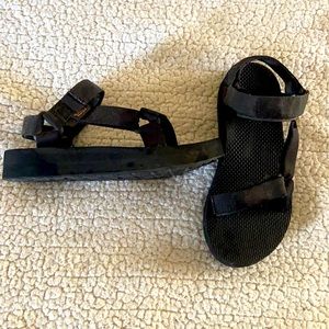 Black Teva mid platform sandal